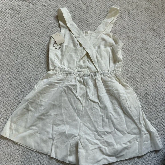 A New Day Sleeveless Romper - NWT - Medium- White - Picture 4 of 5